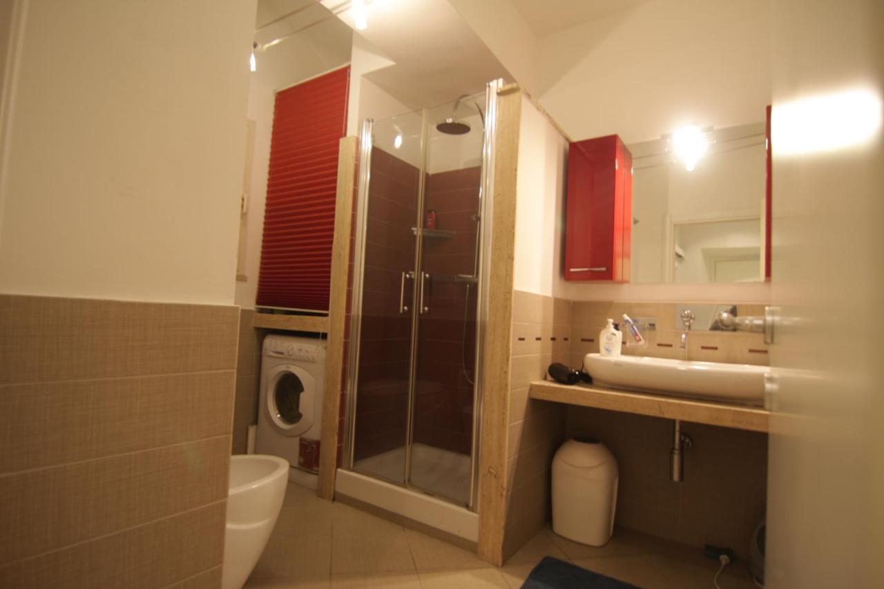 Casa Cavallotti - modern apartment between Train station&Port Civitavecchia Buitenkant foto