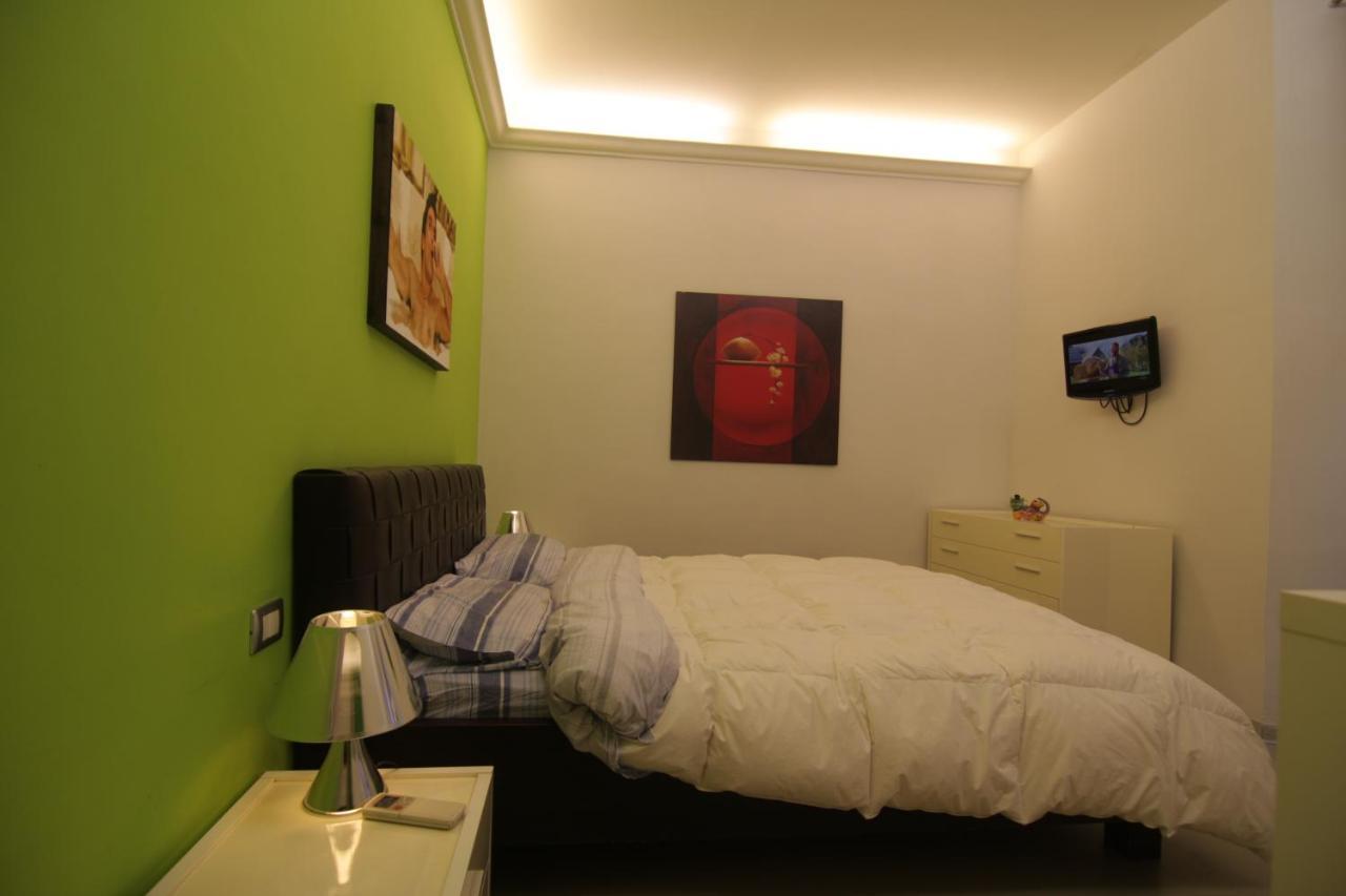 Casa Cavallotti - modern apartment between Train station&Port Civitavecchia Buitenkant foto