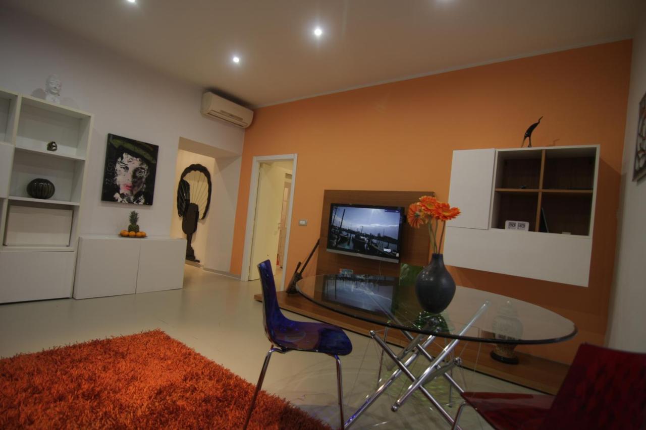 Casa Cavallotti - modern apartment between Train station&Port Civitavecchia Buitenkant foto