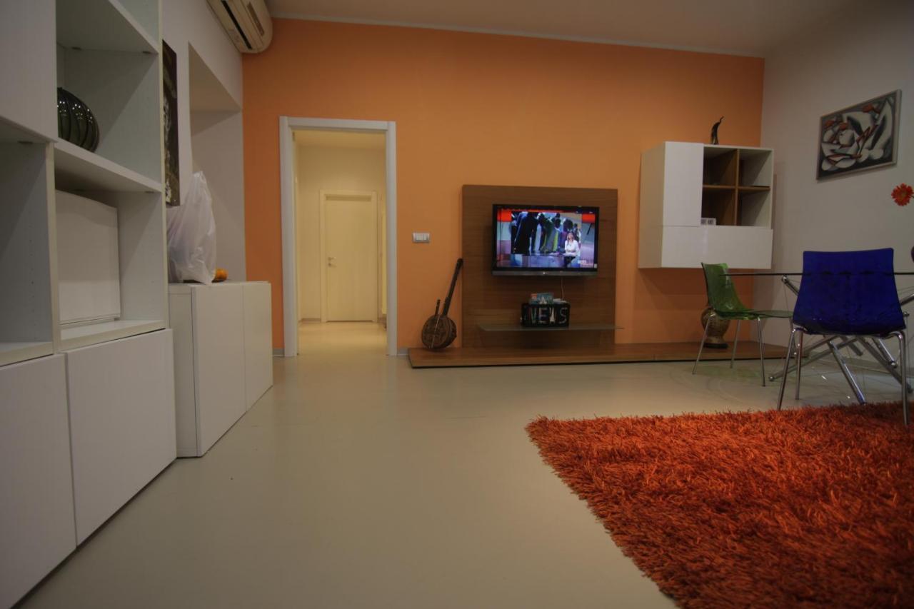 Casa Cavallotti - modern apartment between Train station&Port Civitavecchia Buitenkant foto
