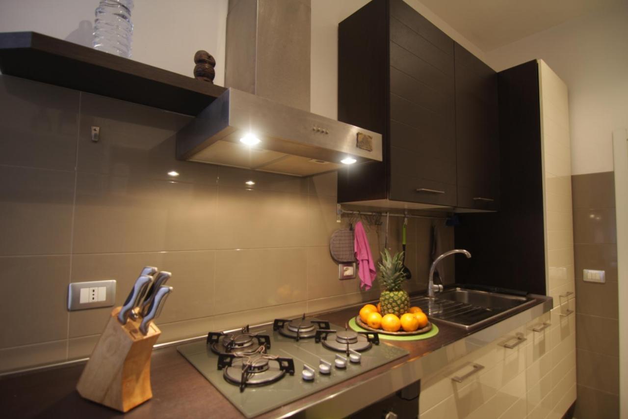 Casa Cavallotti - modern apartment between Train station&Port Civitavecchia Buitenkant foto