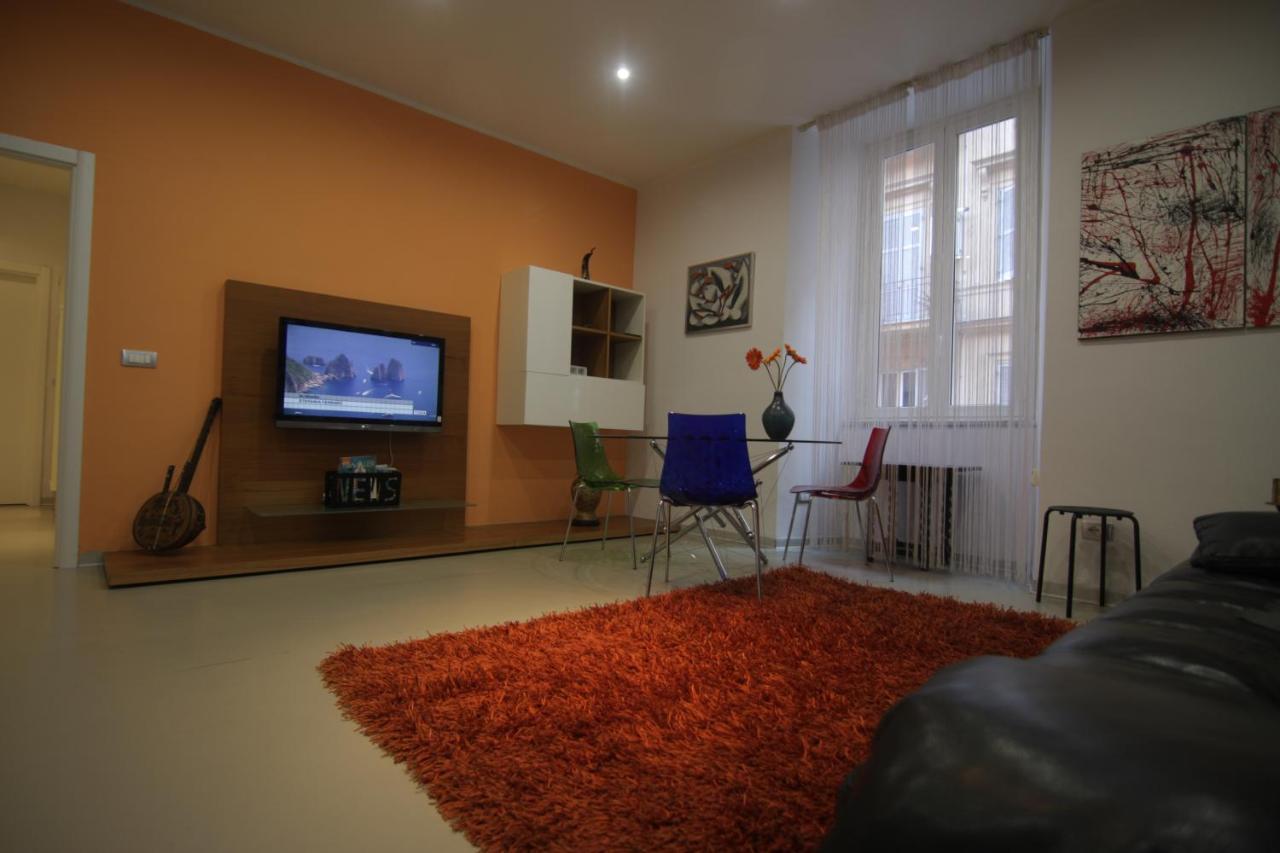 Casa Cavallotti - modern apartment between Train station&Port Civitavecchia Buitenkant foto